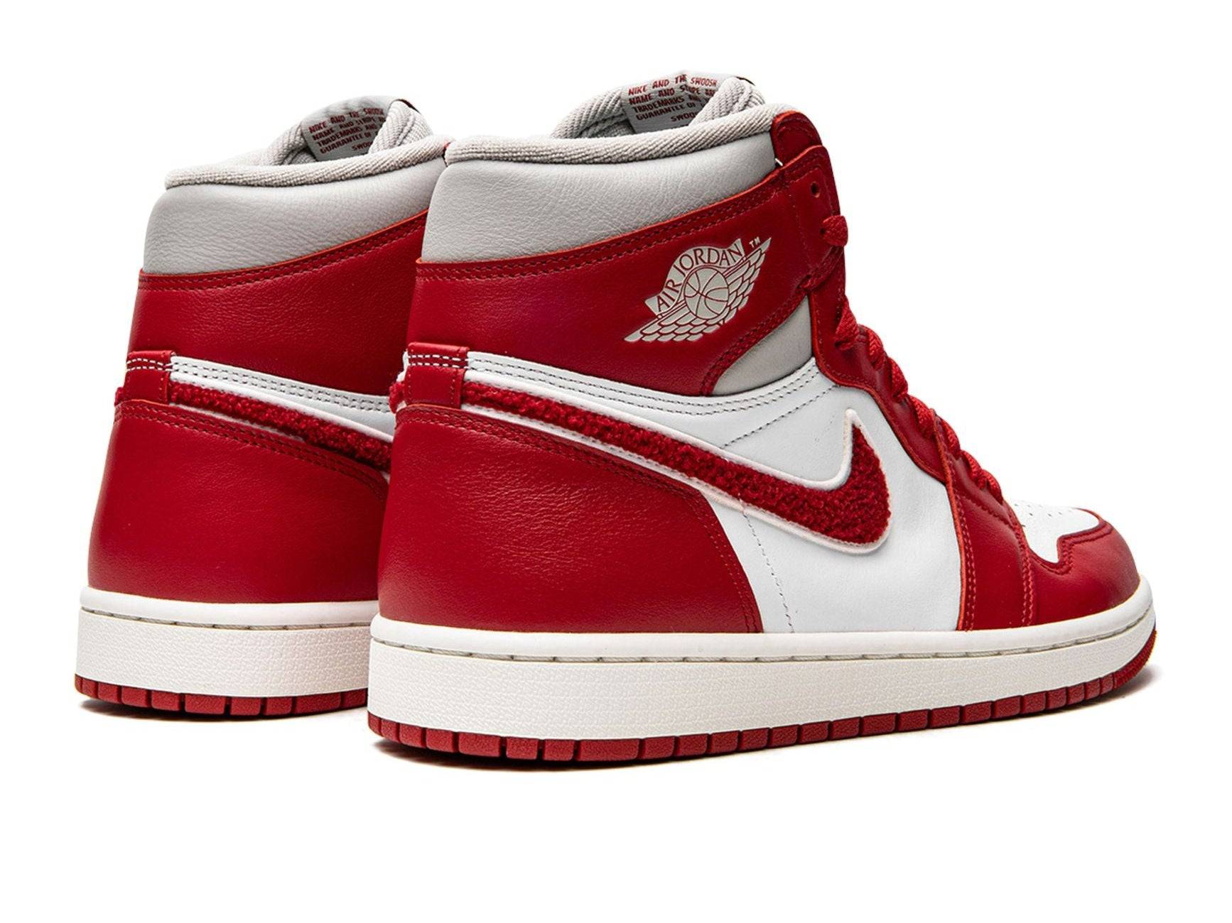 Air Jordan 1 Retro High OG Varsity Red