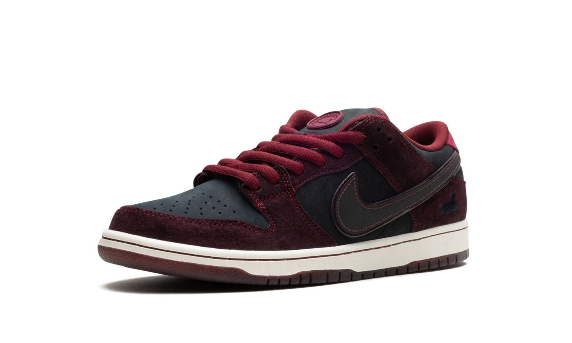 Nike SB Dunk Low Riot Skateshop